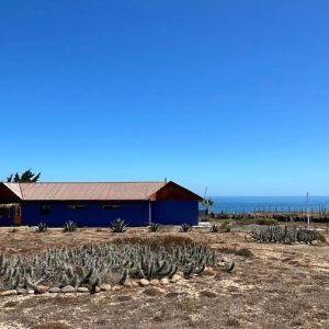 HERMOSA CASA DE PLAYA TOTALMENTE AMOBLADA, PRIMERA LÍNEA DE MAR