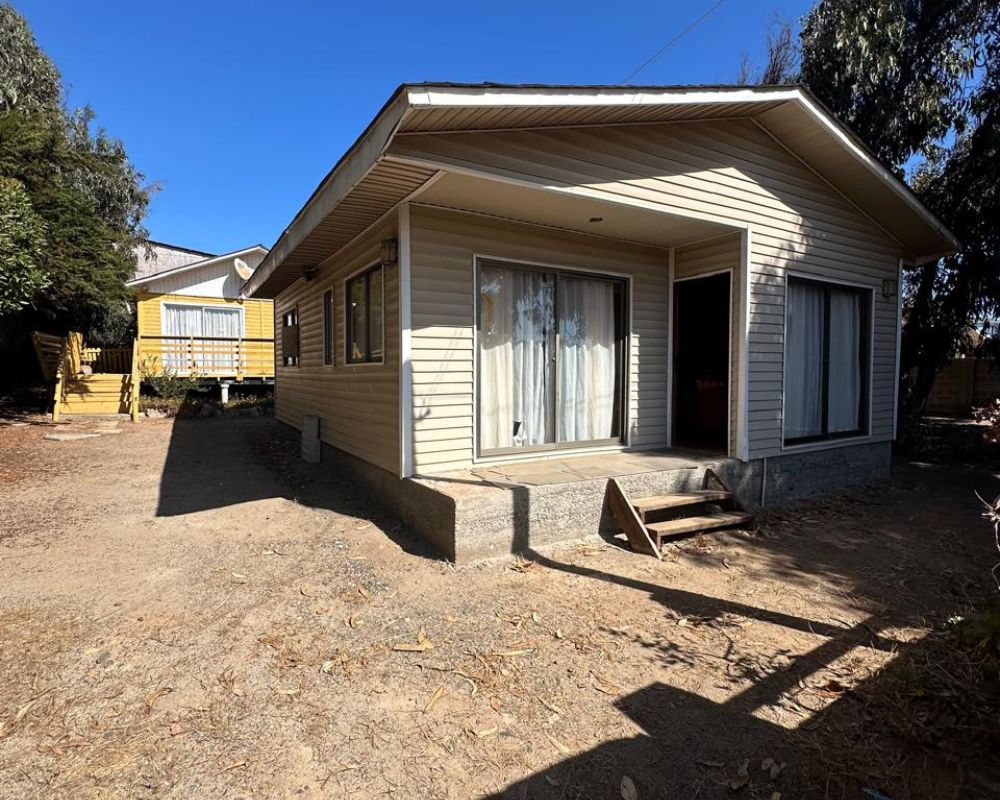 SE VENDE PROPIEDAD CON DOS CASAS EN PICHIDANGUI