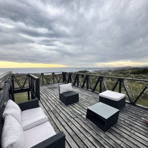 PARCELA CON CASA, PISCINA Y VISTA PANORÁMICA AL MAR